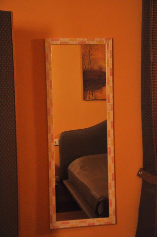 B&B Al Canto Del Cavour Πιστόια Δωμάτιο φωτογραφία