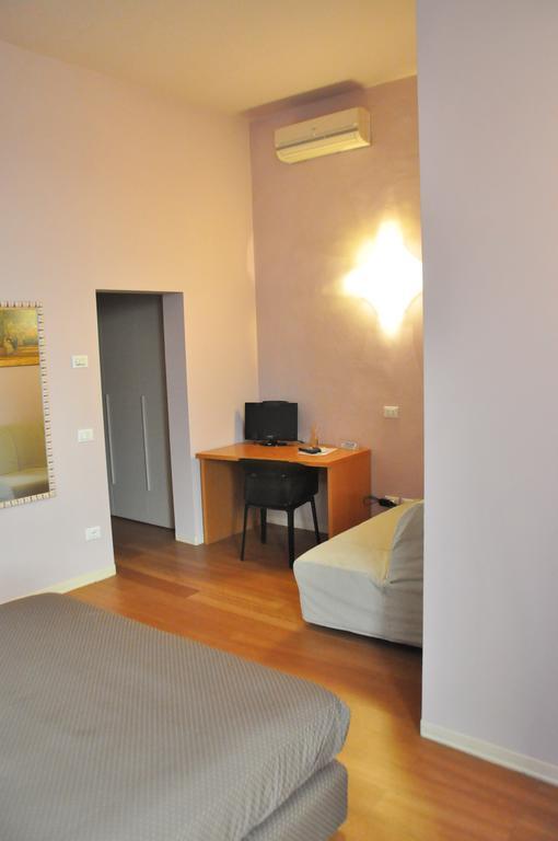B&B Al Canto Del Cavour Πιστόια Δωμάτιο φωτογραφία